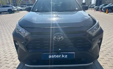 Toyota RAV4 2020 года за 10 500 000 тг. в Астана фото 2