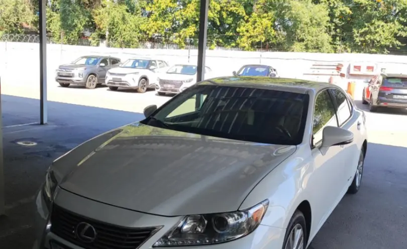 Lexus ES 2013 года за 11 000 000 тг. в Алматы