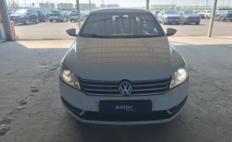 Volkswagen Passat 2014 года за 4 500 000 тг. в Алматы фото 2