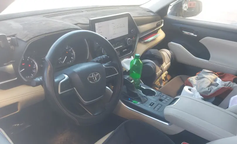 Toyota Highlander 2024 года за 25 000 000 тг. в Алматы фото 5