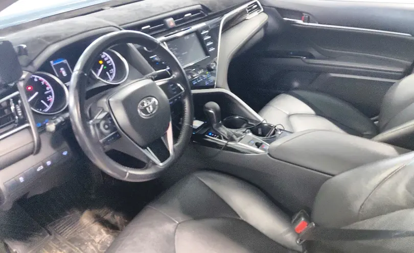 Toyota Camry 2018 года за 14 000 000 тг. в Астана фото 5