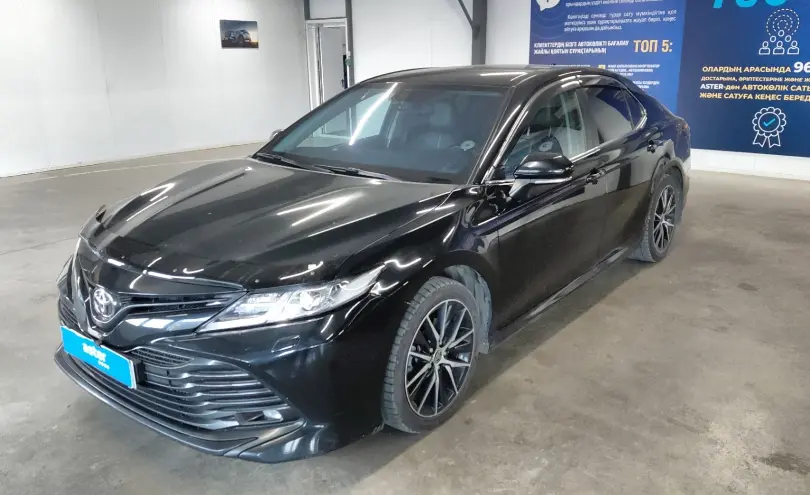 Toyota Camry 2018 года за 14 000 000 тг. в Астана