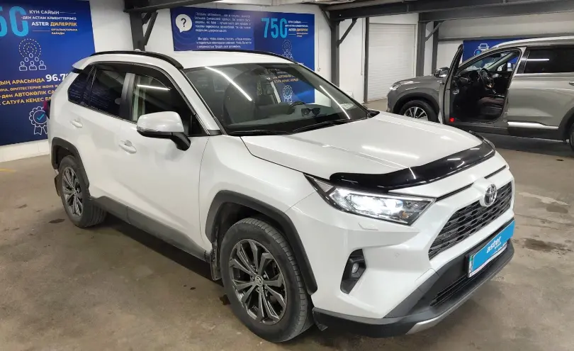 Toyota RAV4 2023 года за 14 000 000 тг. в Астана фото 2