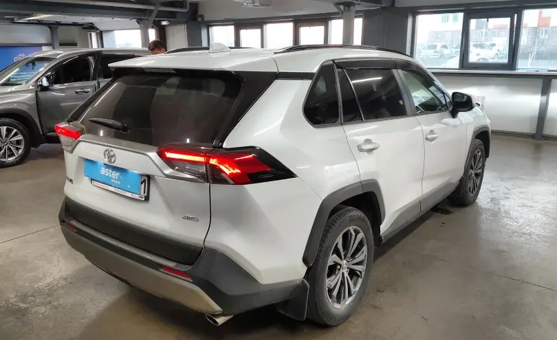 Toyota RAV4 2023 года за 14 000 000 тг. в Астана фото 3