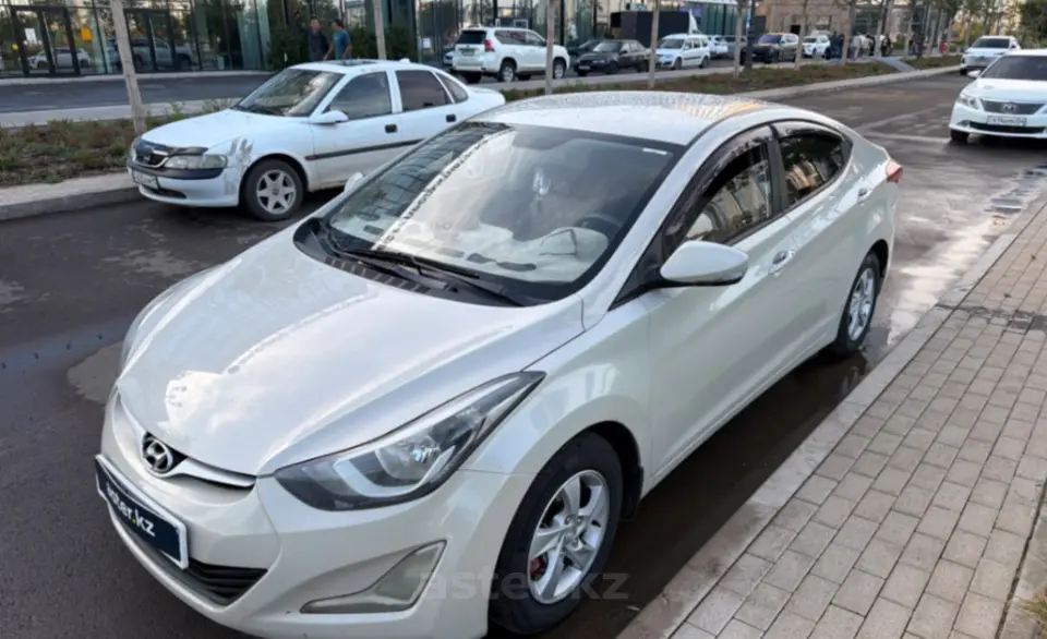 Hyundai Elantra 2013 года за 5 000 000 тг. в Астана