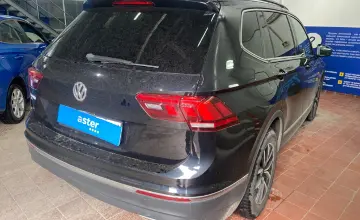 Volkswagen Tiguan 2021 года за 13 000 000 тг. в Астана