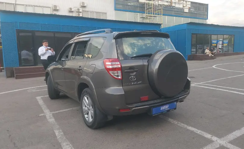 Toyota RAV4 2010 года за 7 800 000 тг. в Алматы фото 4