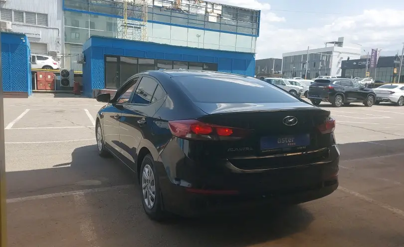 Hyundai Elantra 2018 года за 6 000 000 тг. в Алматы фото 4