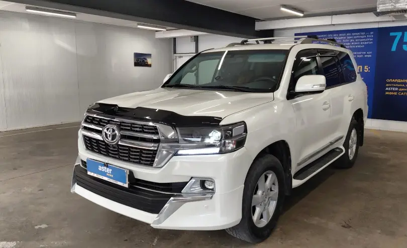 Toyota Land Cruiser 2013 года за 19 000 000 тг. в Астана