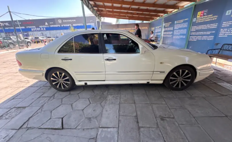 Mercedes-Benz E-Класс 1996 года за 3 000 000 тг. в Талдыкорган фото 4