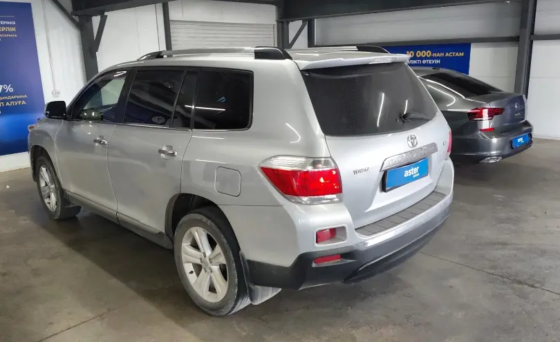 Toyota Highlander 2013 года за 12 600 000 тг. в Астана фото 4