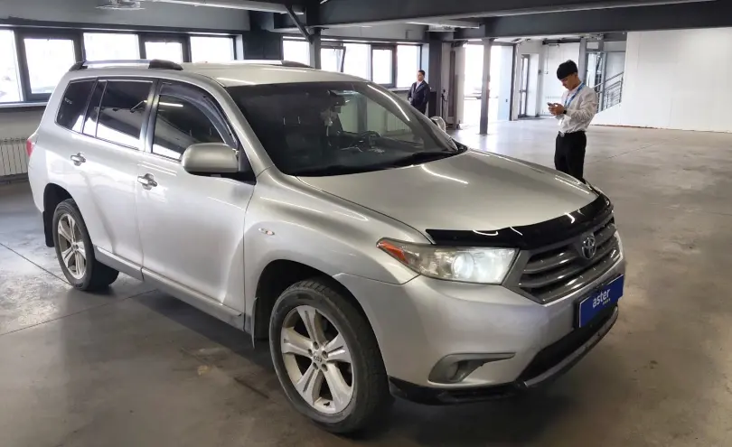 Toyota Highlander 2013 года за 12 600 000 тг. в Астана фото 2