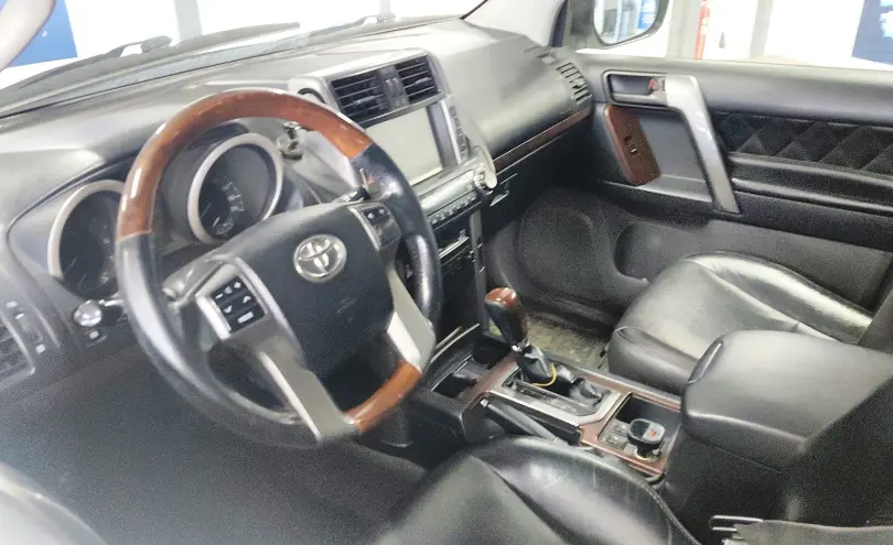 Toyota Land Cruiser Prado 2013 года за 17 000 000 тг. в Астана фото 5