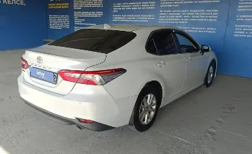Toyota Camry 2021 года за 14 000 000 тг. в Алматы