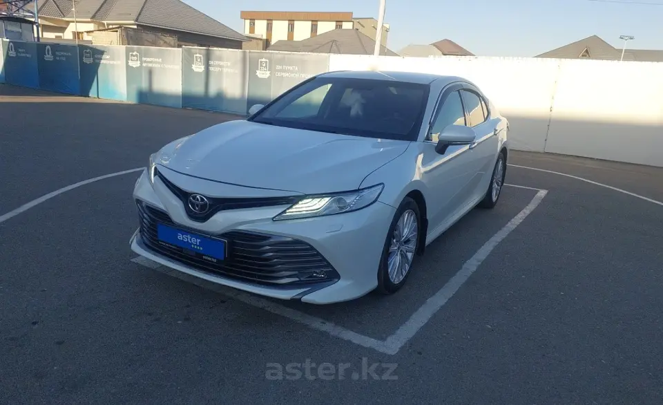 Toyota Camry 2018 года за 14 000 000 тг. в Шымкент