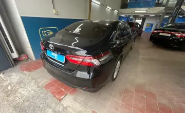 Toyota Camry 2023 года за 13 800 000 тг. в Астана