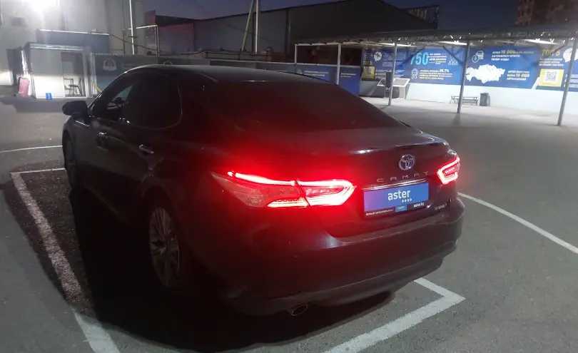 Toyota Camry 2018 года за 10 200 000 тг. в Шымкент фото 4