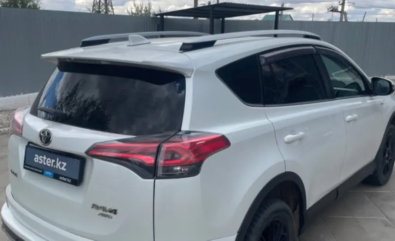 Toyota RAV4 2018 года за 10 000 000 тг. в Уральск фото 5