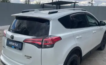 Toyota RAV4 2018 года за 10 000 000 тг. в Уральск