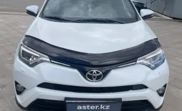 Toyota RAV4 2018 года за 10 000 000 тг. в Уральск фото 2