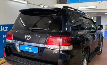 Toyota Land Cruiser 2019 года за 37 000 000 тг. в Астана