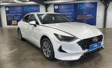 Hyundai Sonata 2020 года за 10 000 000 тг. в Астана фото 2