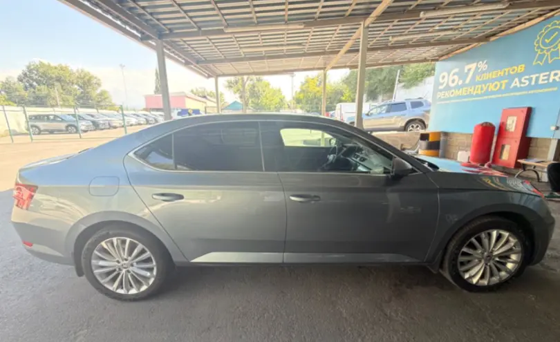 Skoda Superb 2018 года за 9 500 000 тг. в Алматы фото 4