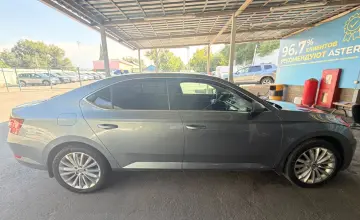 Skoda Superb 2018 года за 9 500 000 тг. в Алматы фото 4