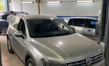 Volkswagen Tiguan 2018 года за 11 000 000 тг. в Астана фото 3