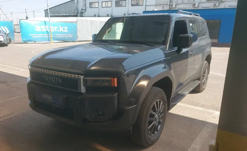 Toyota Land Cruiser 2024 года за 32 500 000 тг. в Алматы