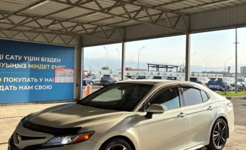 Toyota Camry 2020 года за 11 900 000 тг. в Алматы