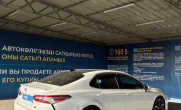 Toyota Camry 2020 года за 11 900 000 тг. в Алматы