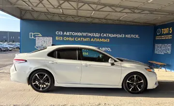 Toyota Camry 2020 года за 11 900 000 тг. в Алматы фото 4