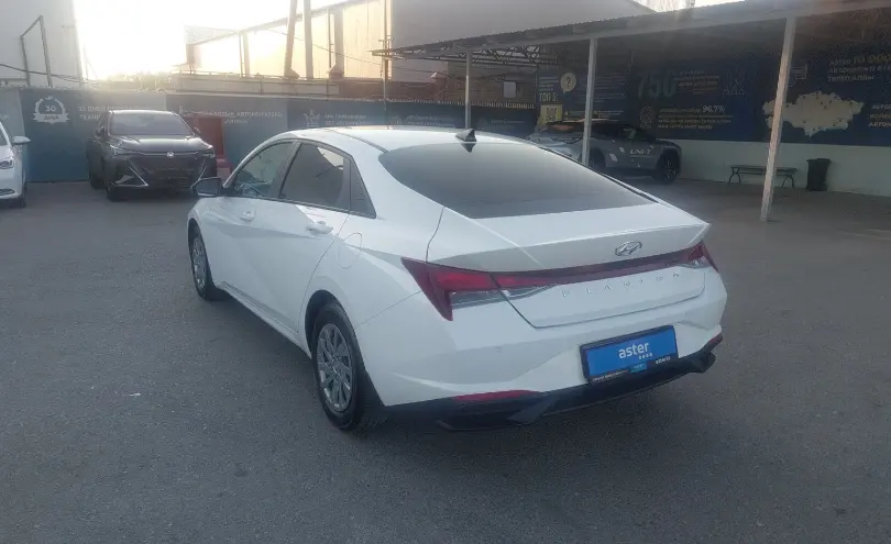 Hyundai Elantra 2021 года за 7 800 000 тг. в Шымкент фото 4