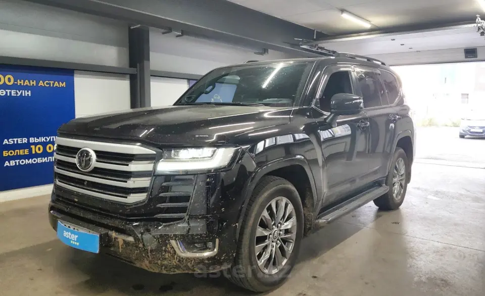 Toyota Land Cruiser 2021 года за 43 000 000 тг. в Астана