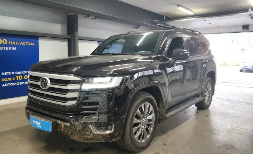 Toyota Land Cruiser 2021 года за 43 000 000 тг. в Астана