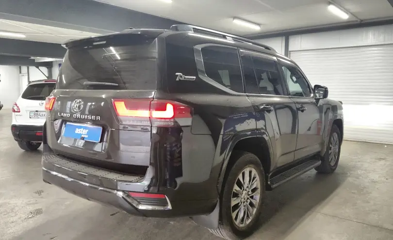 Toyota Land Cruiser 2021 года за 43 000 000 тг. в Астана фото 3