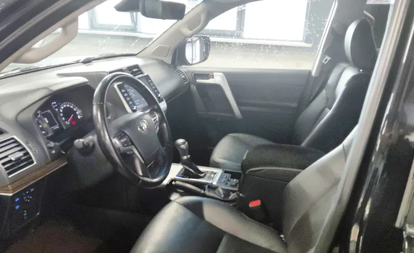 Toyota Land Cruiser Prado 2022 года за 28 000 000 тг. в Астана фото 5