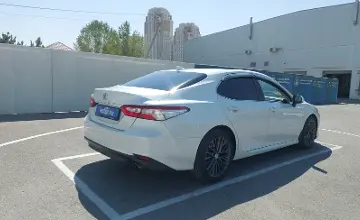Toyota Camry 2018 года за 9 800 000 тг. в Шымкент фото 3
