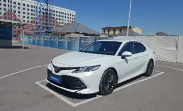 Toyota Camry 2018 года за 9 800 000 тг. в Шымкент фото 1