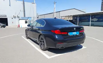BMW 5 серии 2022 года за 21 000 000 тг. в Шымкент фото 4