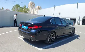 BMW 5 серии 2022 года за 21 000 000 тг. в Шымкент фото 3