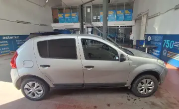 Renault Sandero 2012 года за 2 400 000 тг. в Астана фото 4