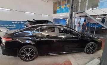 Toyota Camry 2018 года за 9 500 000 тг. в Астана фото 4