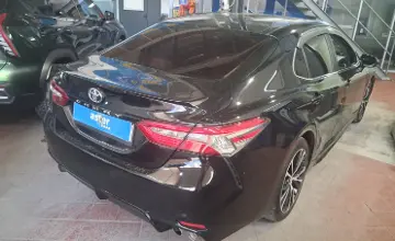 Toyota Camry 2018 года за 9 500 000 тг. в Астана