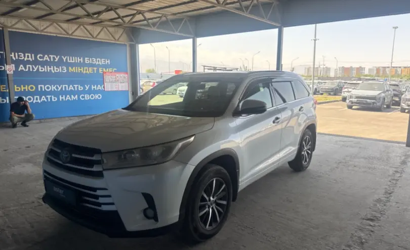 Toyota Highlander 2017 года за 15 000 000 тг. в Алматы