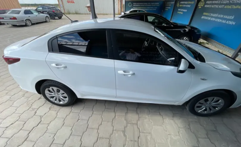 Kia Rio 2021 года за 4 900 000 тг. в Караганда фото 4