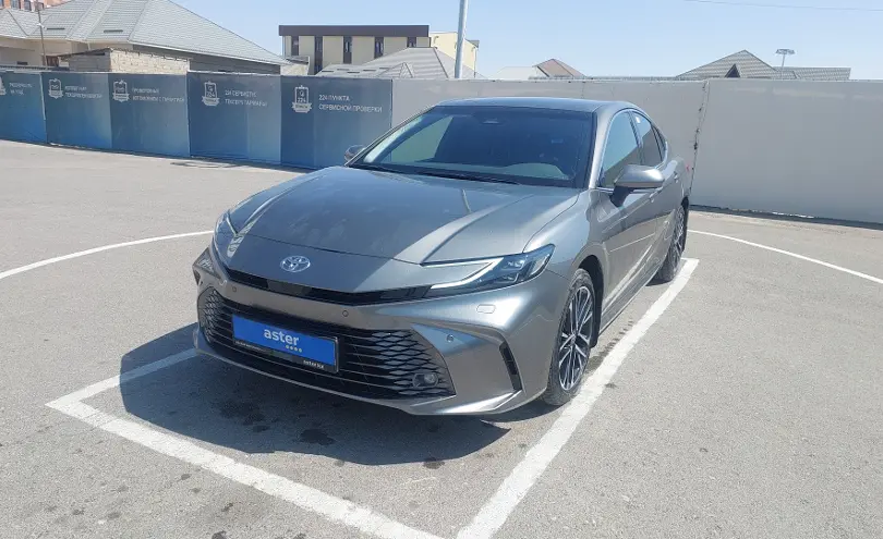 Toyota Camry 2025 года за 21 000 000 тг. в Шымкент