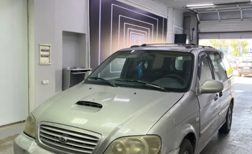 Kia Carnival 2002 года за 1 500 000 тг. в Павлодар