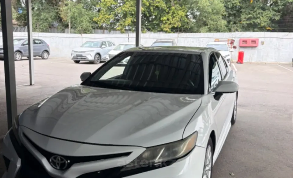 Toyota Camry 2020 года за 9 500 000 тг. в Алматы